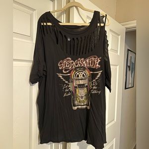 🖤 Torrid Aerosmith Graphic Tee 🖤